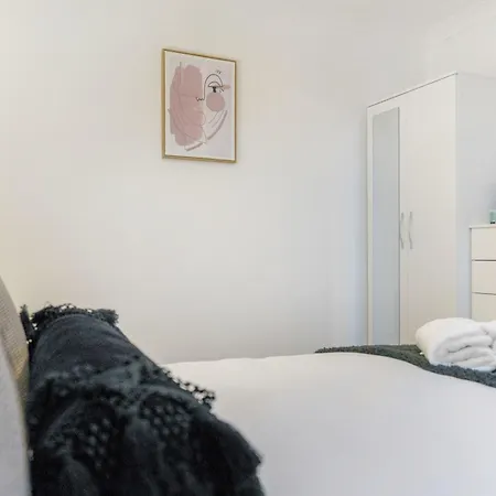 Stylish & Relaxing Retreat In Normanby, Sleeps 4 * Middlesbrough