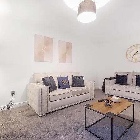 Apartment Stylish & Relaxing Retreat In Normanby, Sleeps 4 *