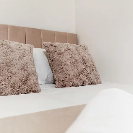 Apartment Stylish & Relaxing Retreat In Normanby, Sleeps 4 Middlesbrough